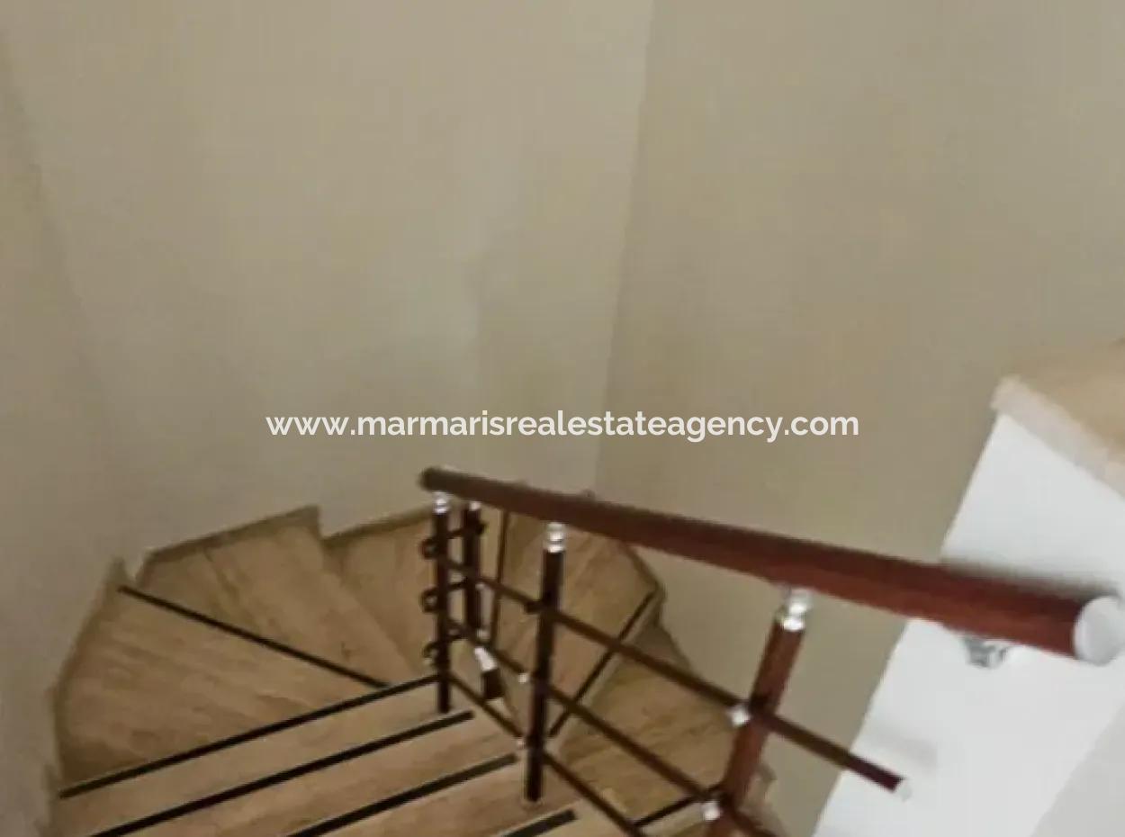 Marmaris Siteler Mahallesi’nde 3+1 Havuzlu Kiralık Lüks Daire