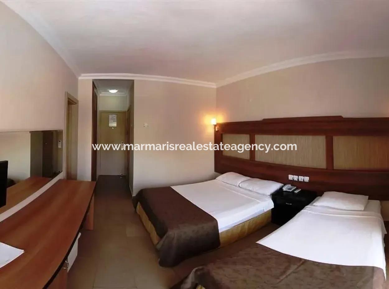 Marmaris Merkezinde Denize Sıfır Satılık 5 Yıldızlı Otel