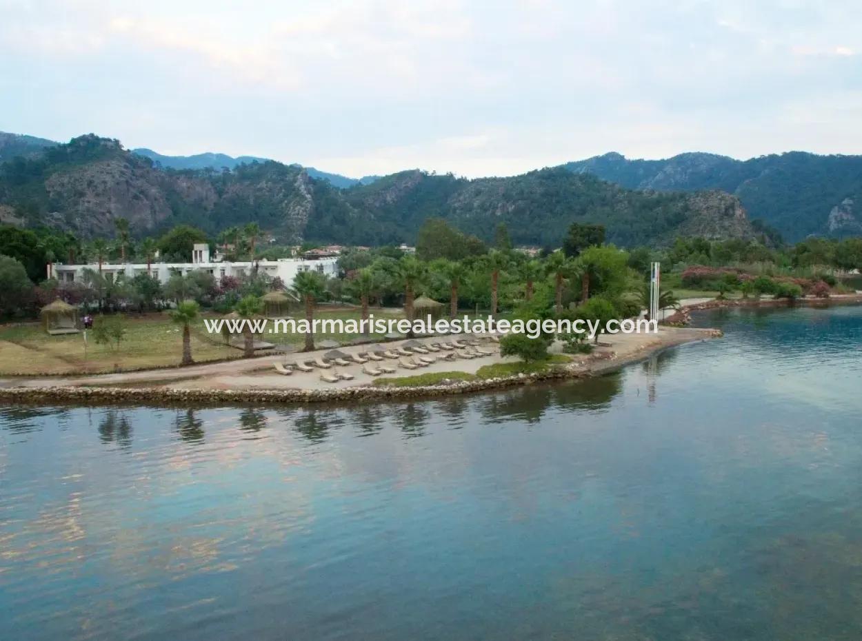 Marmaris,Den 20 Km Uzaklıkta Denize Sıfır Satılık Butik Otel 20 Oda