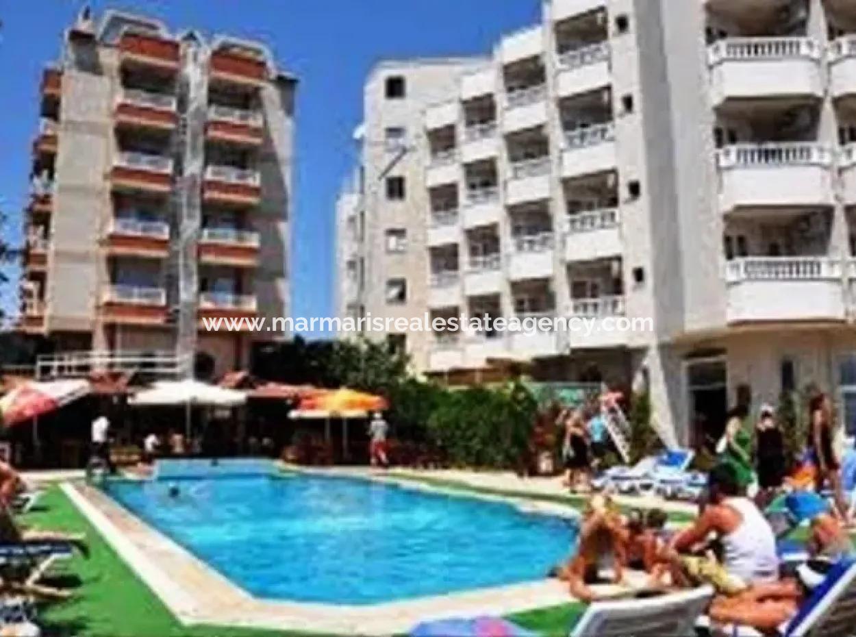 Marmaris Merkezinde Satılık 50 Odalı Otel