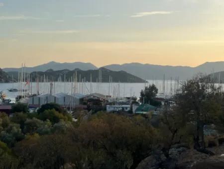 Marmaris Bozburun Mahallesinde Deniz Manzaralı Tam Müstakil Bahçeli Otoparklı Satılık Villa