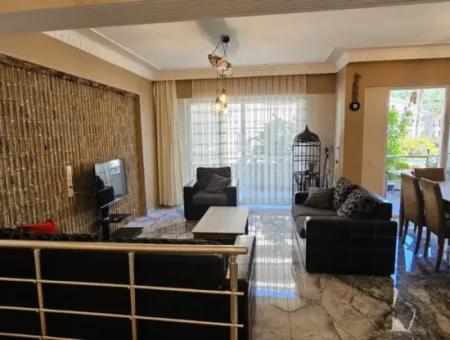 Camiavlu Mahallesi Havuzlu Güvenlikli Sitede 3+1 Satılık Ters Dubleks