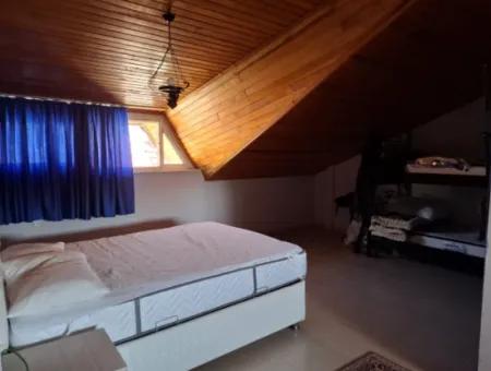 Armutalan Mahallesi Satılık 3÷1 Müstakil Tripleks Ev