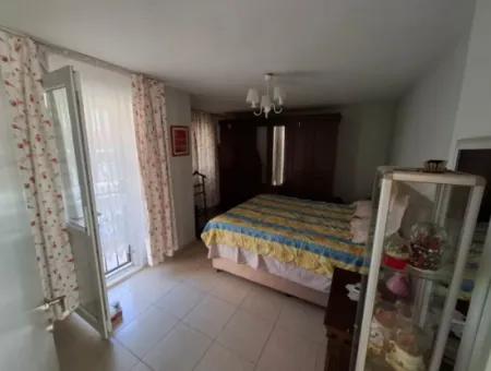 Armutalan Mahallesi Satılık 3÷1 Müstakil Tripleks Ev