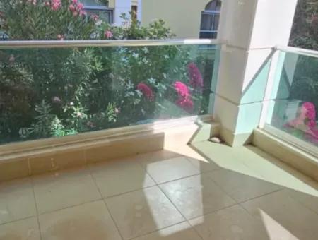 Marmaris Siteler Mahallesi’nde 3+1 Havuzlu Kiralık Lüks Daire
