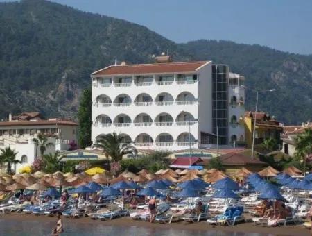 İçmeler Bölgesinde Denize Sıfır Satılık 60 Odalı Otel Marmaris