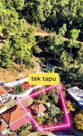 Karabörtlen Köyünde 356m2 İmarlı İçerisinde Ev Olan Arsa